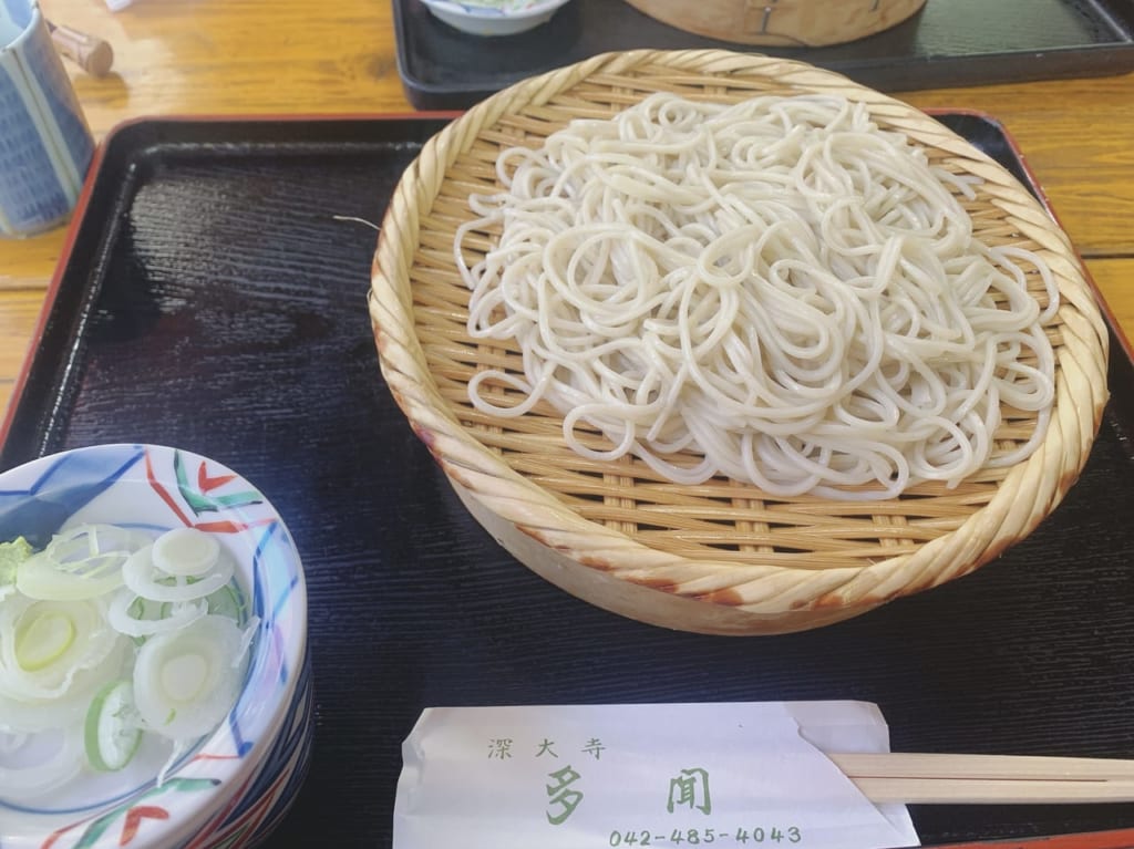 深大寺では、美味しい深大寺蕎麦を食べることができます。