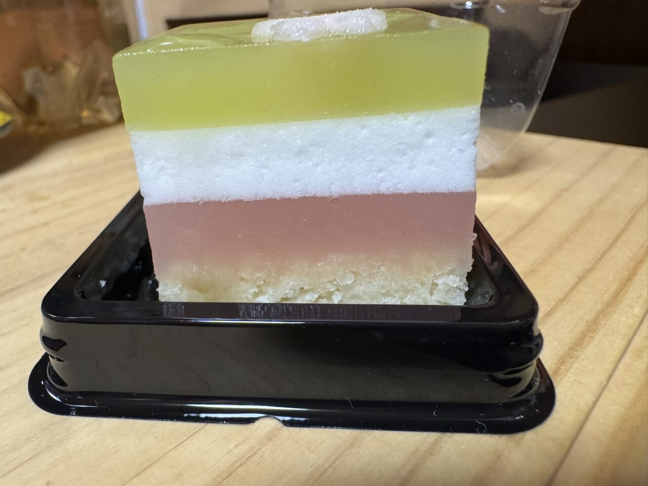 層になった美しい生菓子